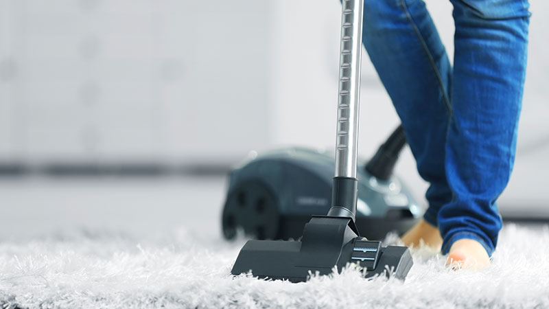 Aspirapolvere su tappeto