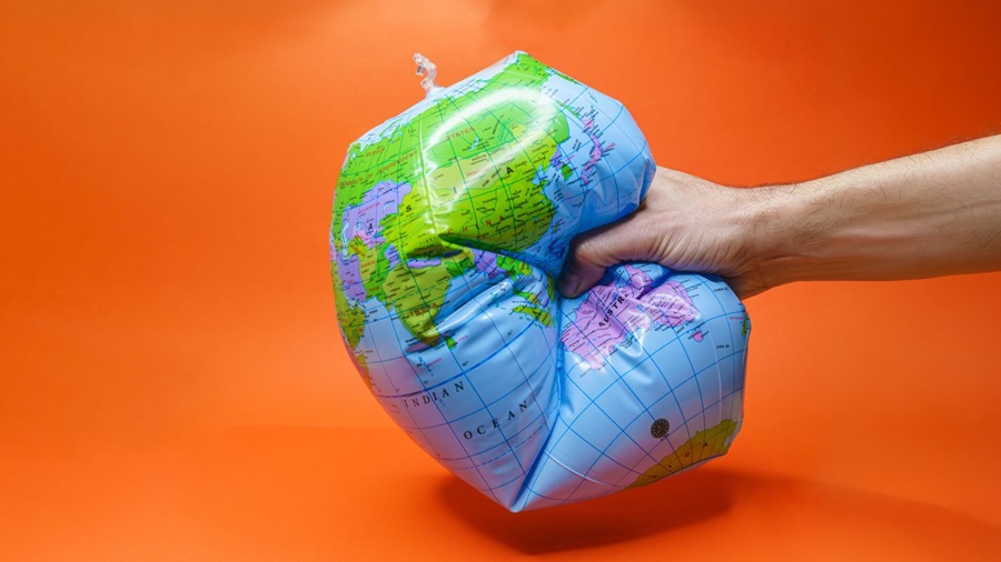 mano sgonfia pianeta terra