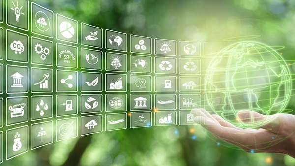 mano clicca icone su sfondo verde